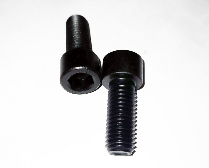 Винт М8х20 ступицы PG 280